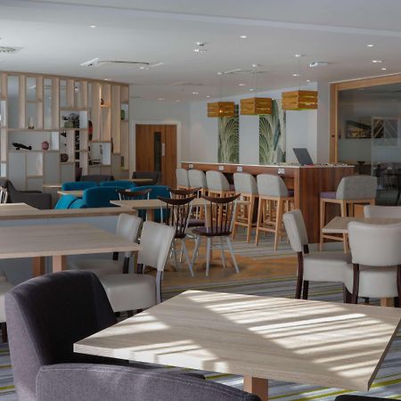 Отель Hampton By Hilton Exeter Airport Woodbury Экстерьер фото