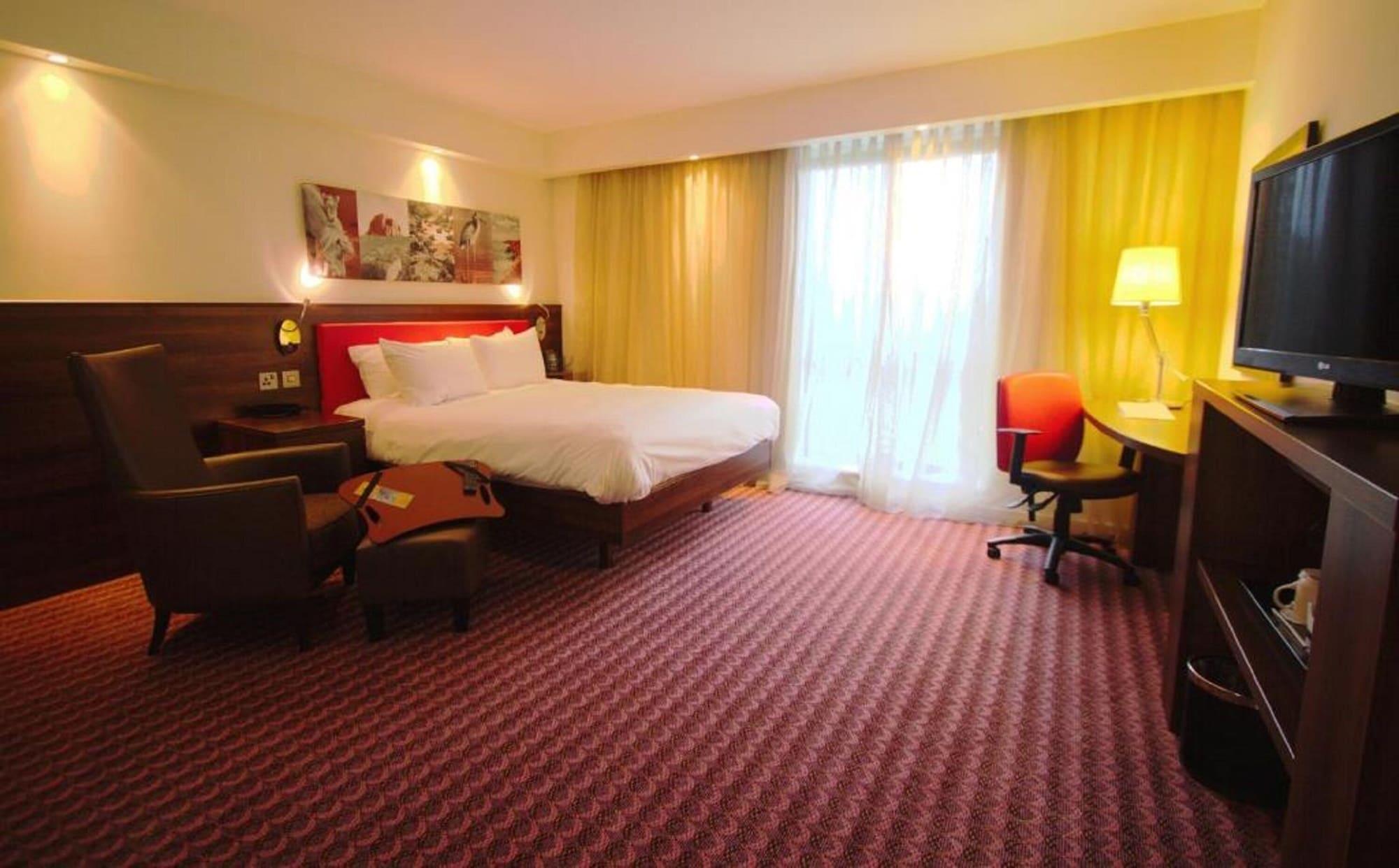 Отель Hampton By Hilton Exeter Airport Woodbury Экстерьер фото