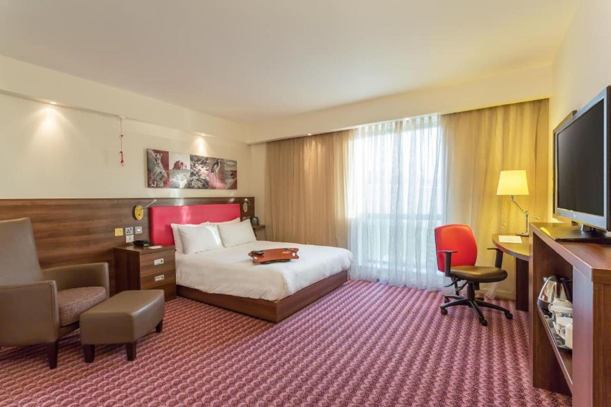 Отель Hampton By Hilton Exeter Airport Woodbury Экстерьер фото