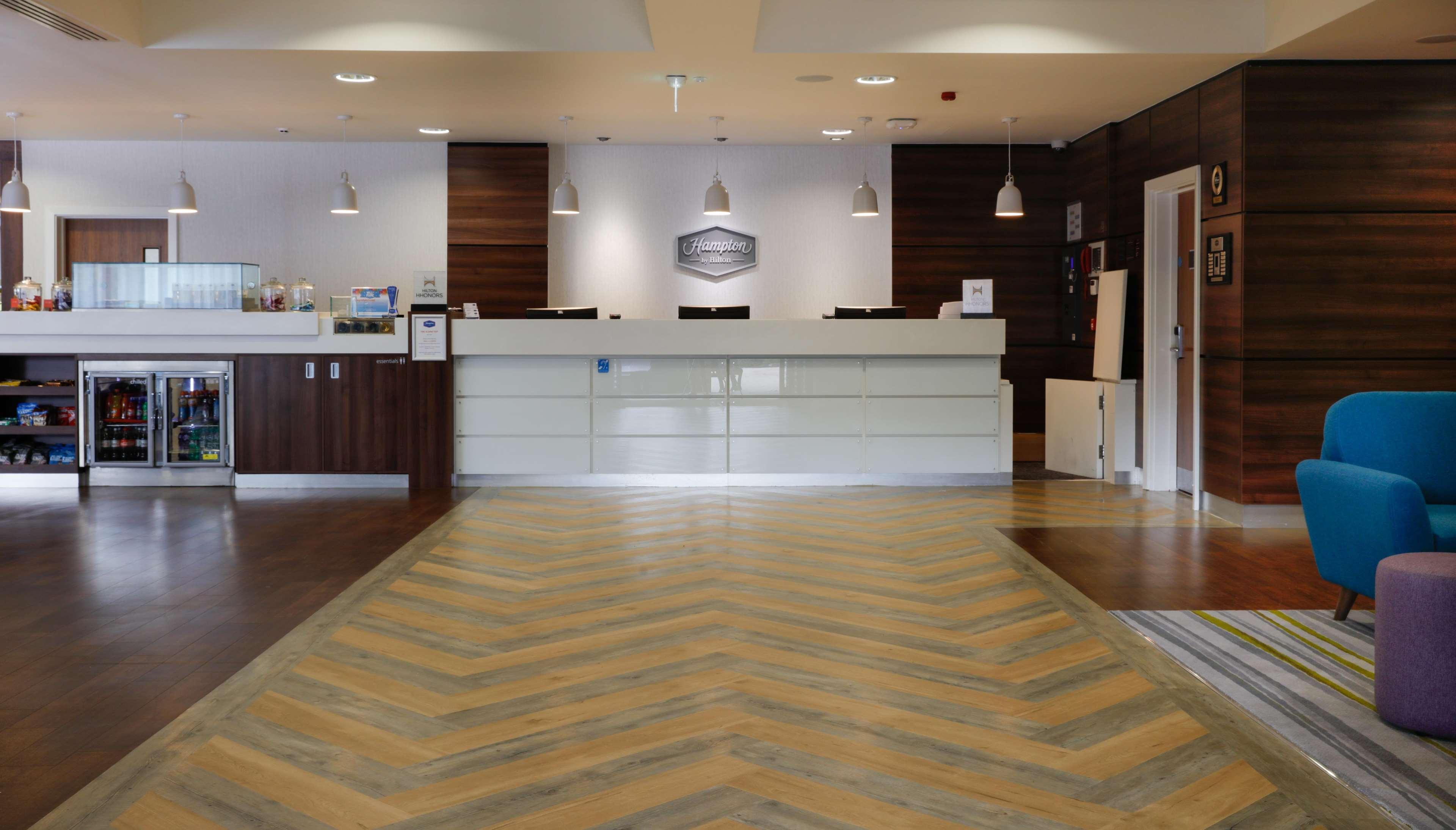 Отель Hampton By Hilton Exeter Airport Woodbury Экстерьер фото