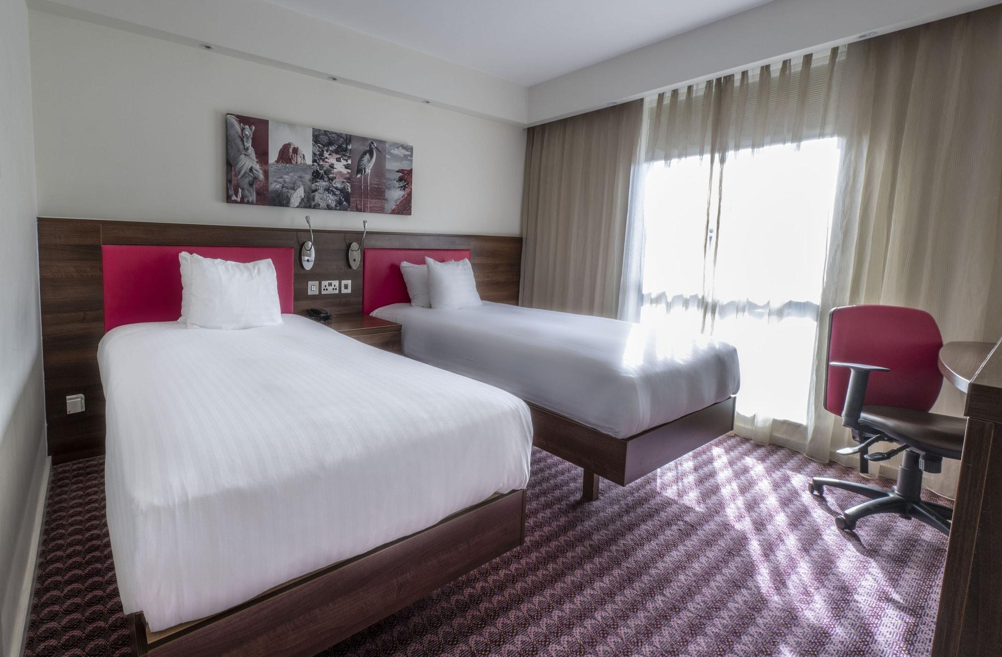 Отель Hampton By Hilton Exeter Airport Woodbury Экстерьер фото