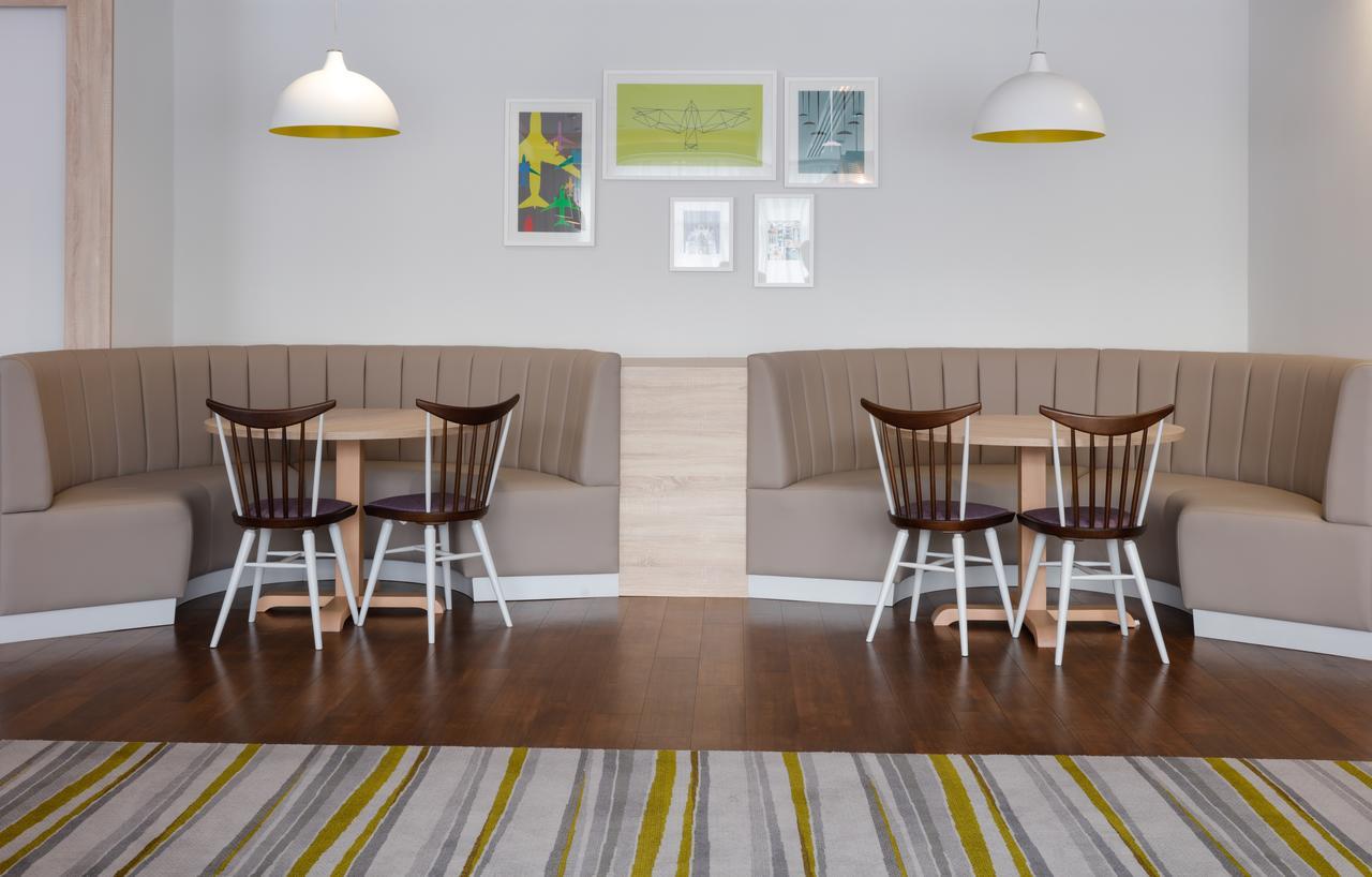 Отель Hampton By Hilton Exeter Airport Woodbury Экстерьер фото