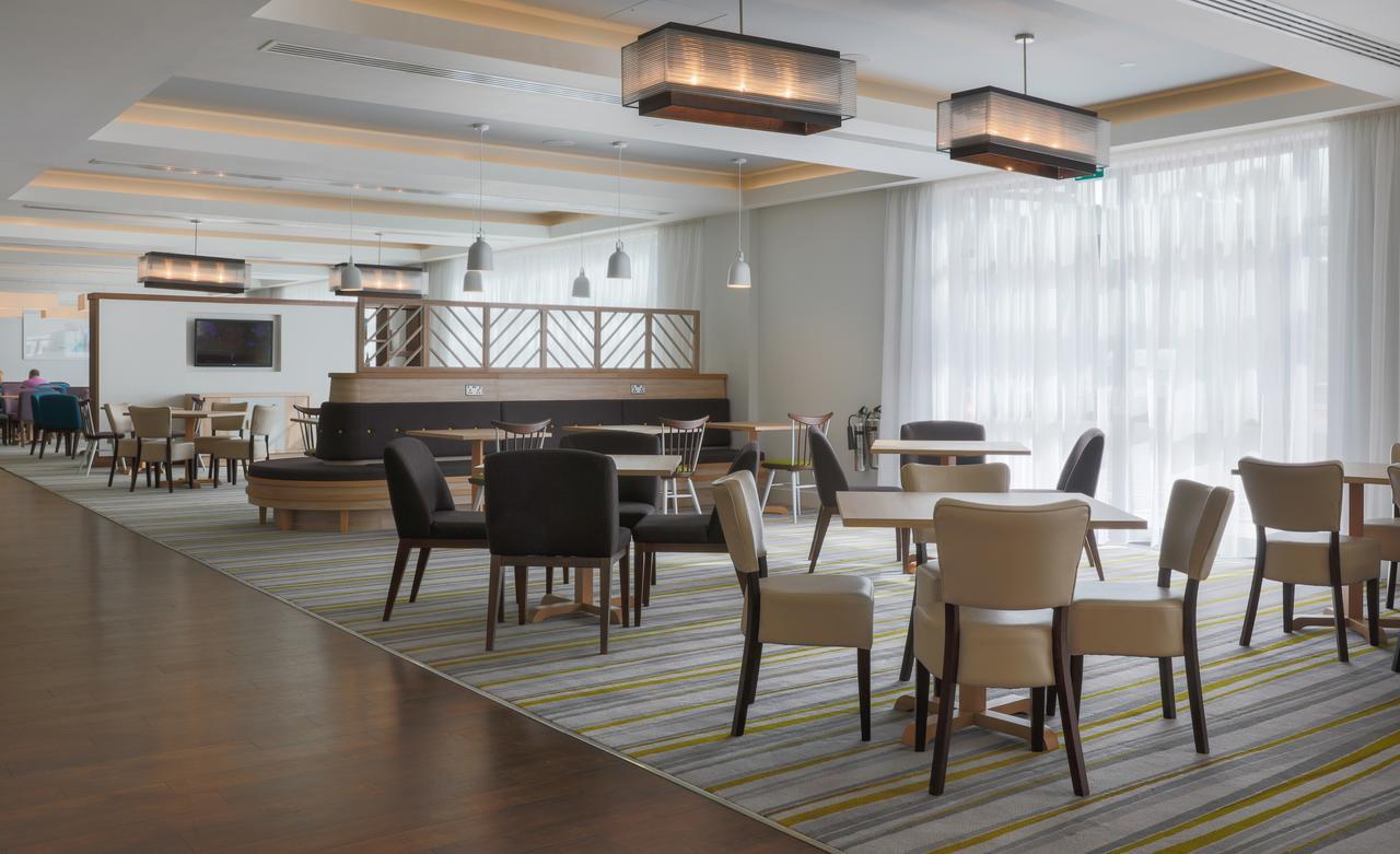 Отель Hampton By Hilton Exeter Airport Woodbury Экстерьер фото