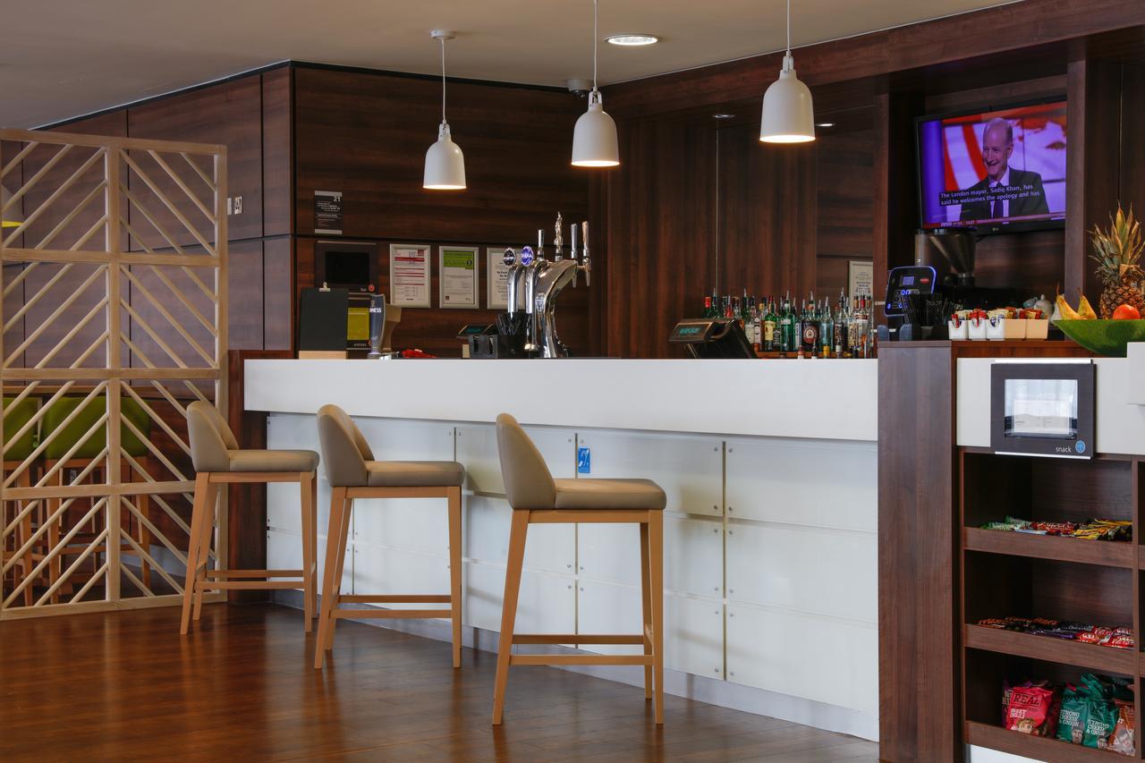 Отель Hampton By Hilton Exeter Airport Woodbury Экстерьер фото