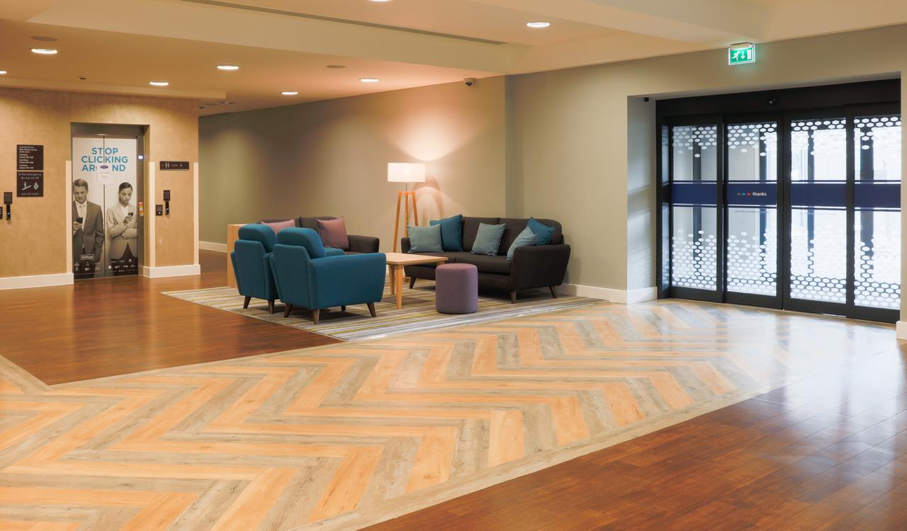 Отель Hampton By Hilton Exeter Airport Woodbury Экстерьер фото
