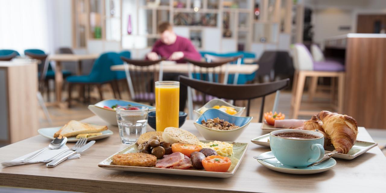 Отель Hampton By Hilton Exeter Airport Woodbury Экстерьер фото