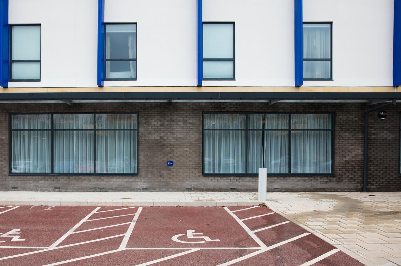 Отель Hampton By Hilton Exeter Airport Woodbury Экстерьер фото